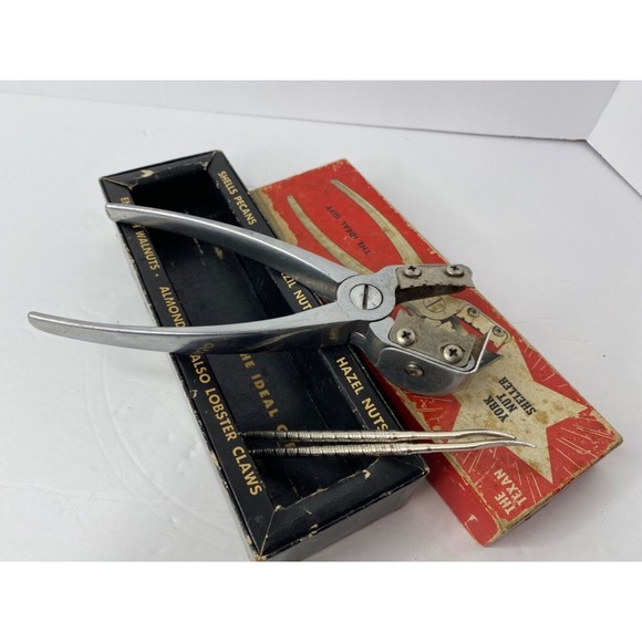 Vintage The York ~ Texan Model ~ Nut Sheller Nutcracker ~ San Angelo, TX ~ USA - Picture 9 of 12